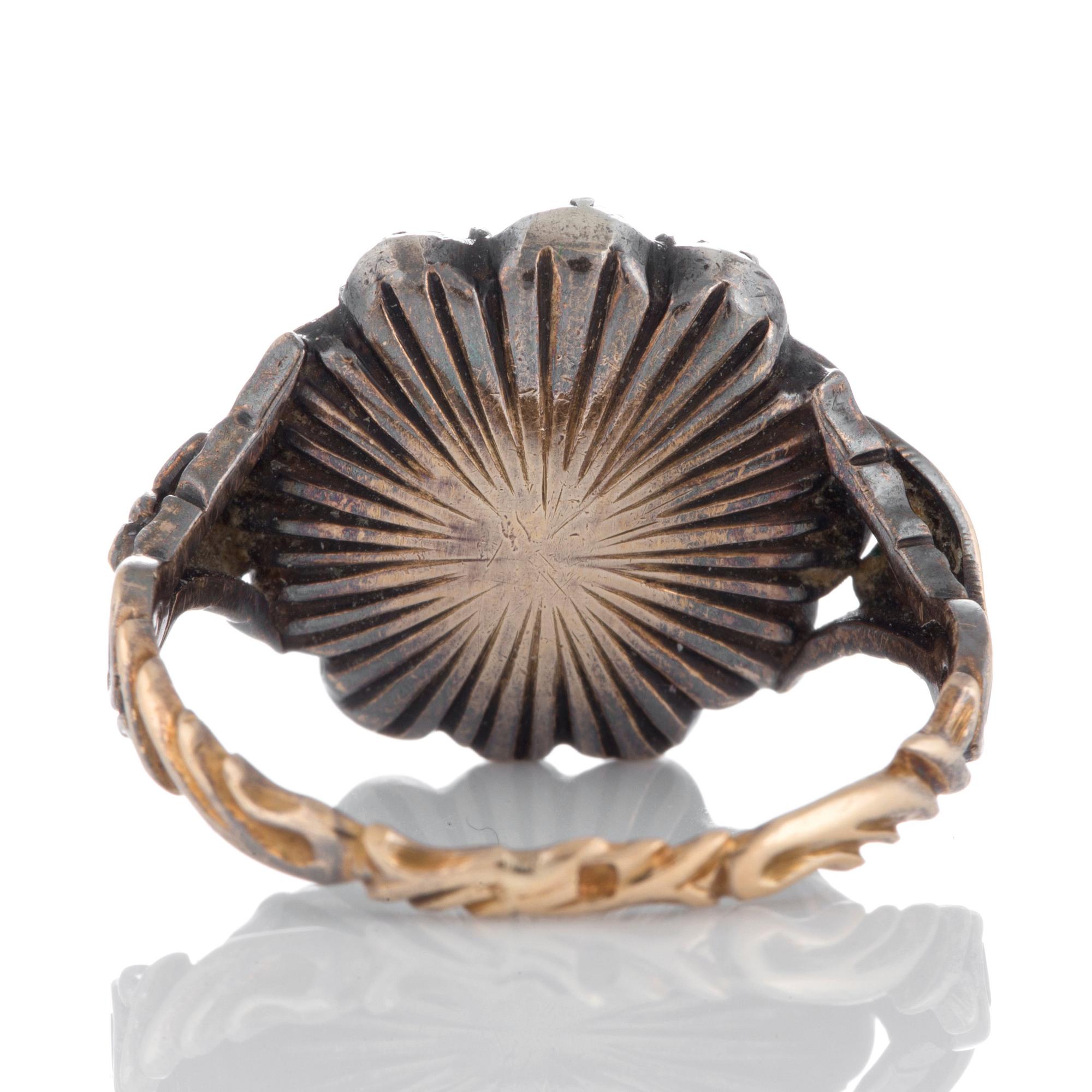 Ring med rosenslipade diamanter.