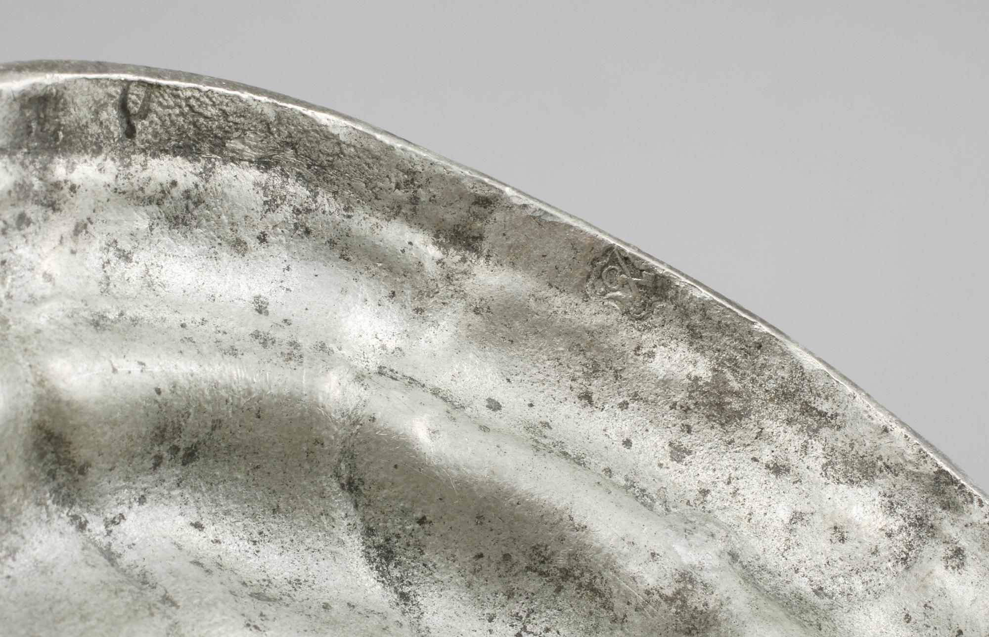 LJUSSTAKE, rokoko, tenn, Lars Claesson Fries, Strängnäs, möjligen daterad med bokstaven d, verksam 1760-90.