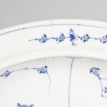 A 'Blue Fluted Plain' porcelain tureen / ragout dish with cover, Royal Copenhagen, 19th century.