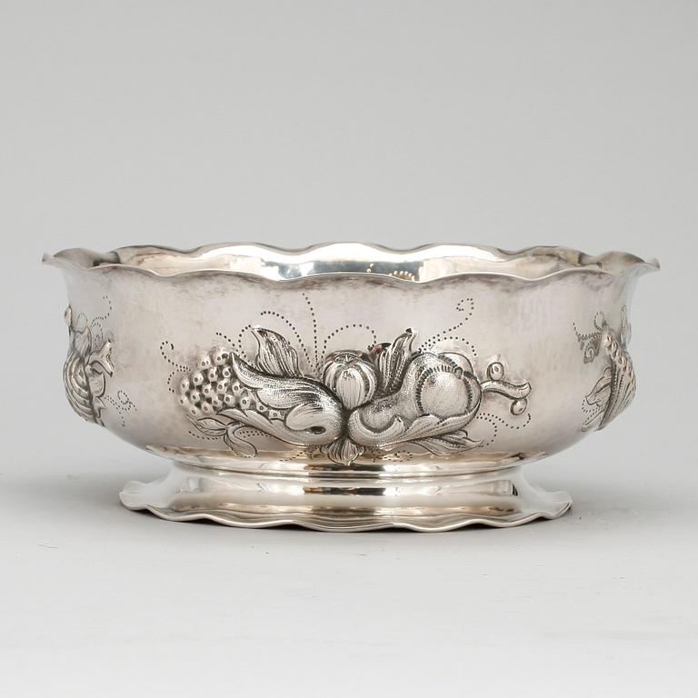 SKÅL, silver, C G Råström, Stockholm, 1946.  Vikt ca 482 gram.