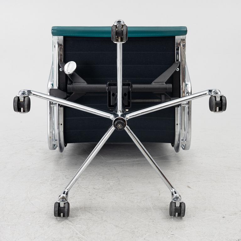 Charles & Ray Eames, Desk chair, model EA 117, Vitra.