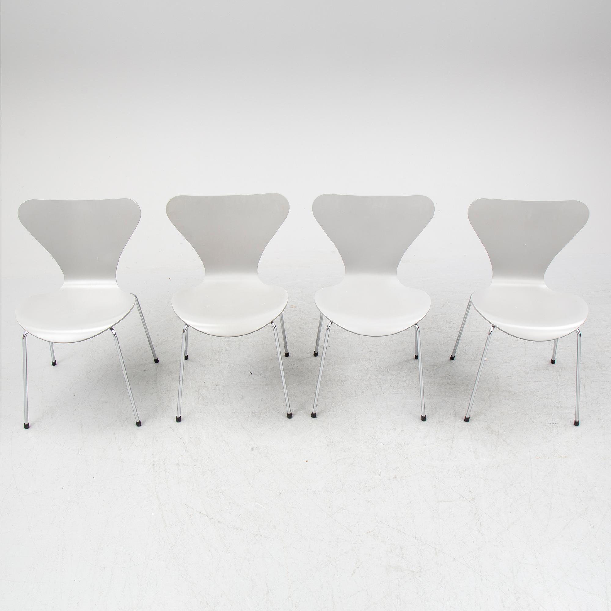 ARNE JACOBSEN, four 'Series 7' chairs from Fritz Hansen, Denmark.