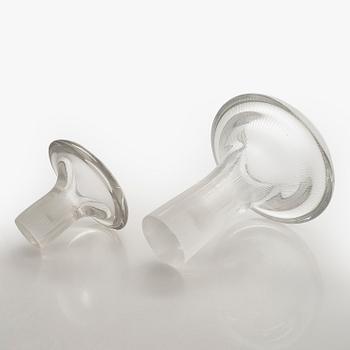 Tapio Wirkkala, vaser, 2, st, modell 3552, "Sopp" signerade Tapio Wirkkala, Iittala -57 och Tapio Wirkkala Iittala.