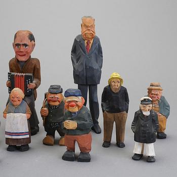 FIGURER, 17 st, trä, några signerade, 1900-tal.