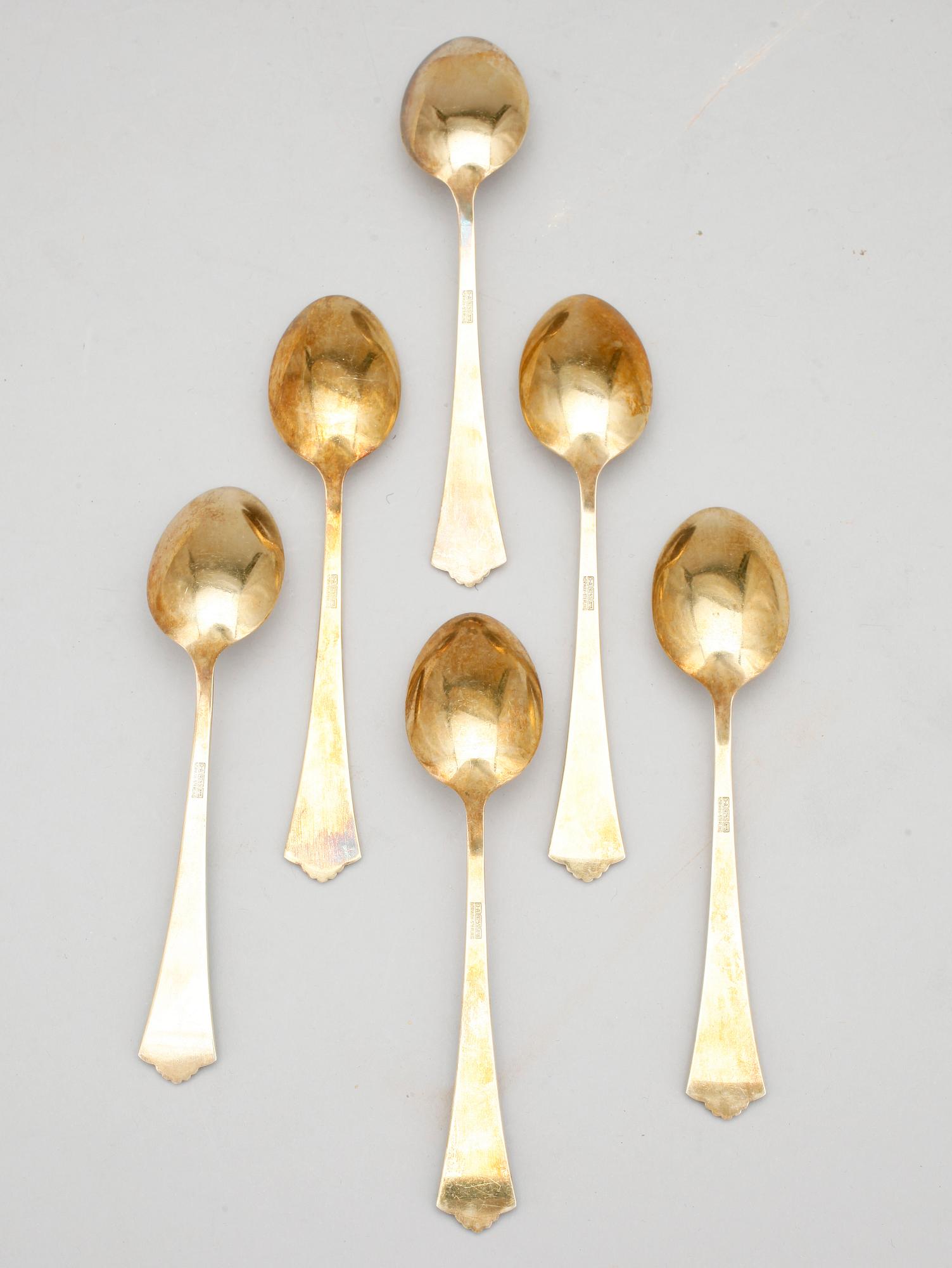 DESSERTSKEDAR, 6 st, förgyllt silver och emalj, David Andersen, Norge, 1900-tal. Vikt ca 151 gr.