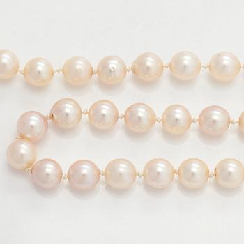 Helminauha, japanilaiset barokkihelmet, lukko 18K valkokultaa.