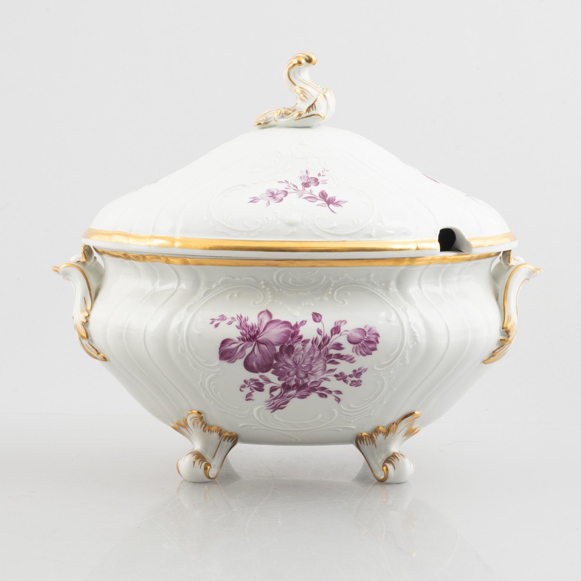 A 61-piece porcelain dinner service, Royal Copenhagen, Denmark, early 20th century.