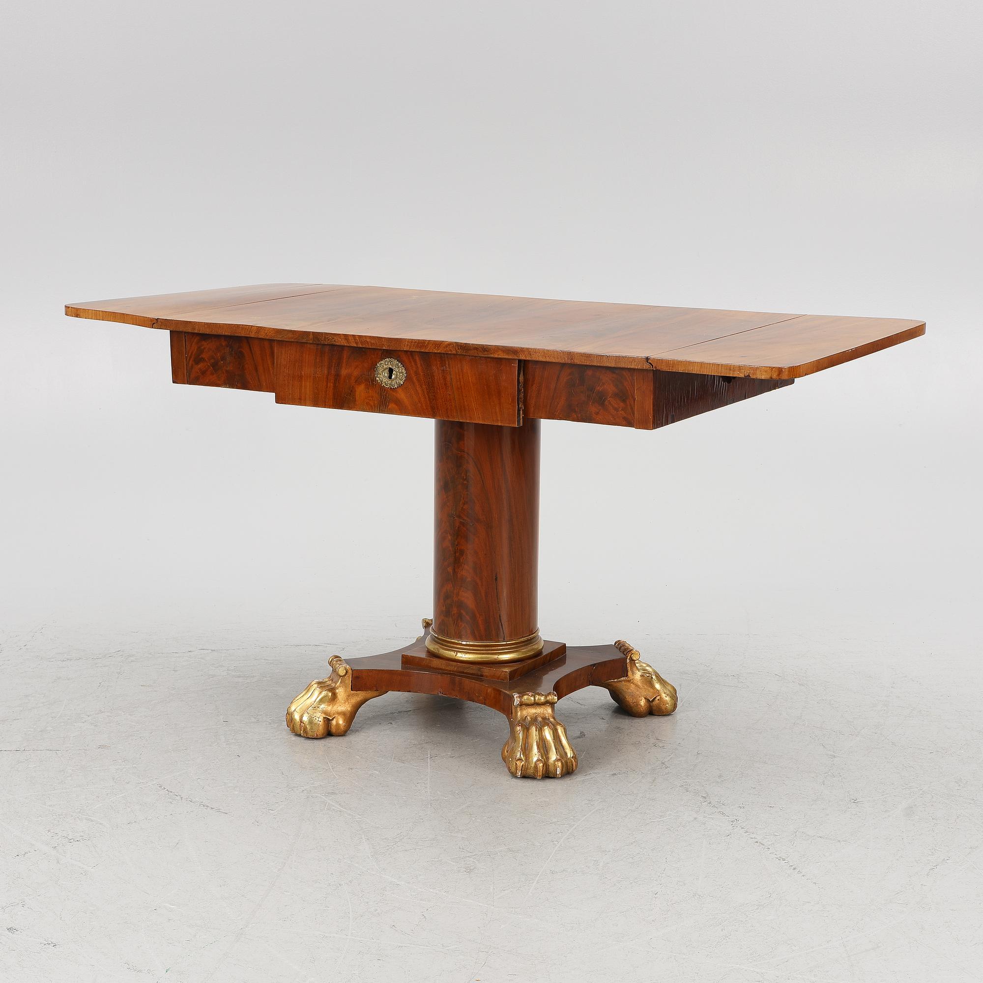 A center table, Karl Johan, first half of the 19th century.