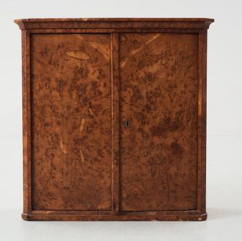 VÄGGSKÅP, 1800-tal.