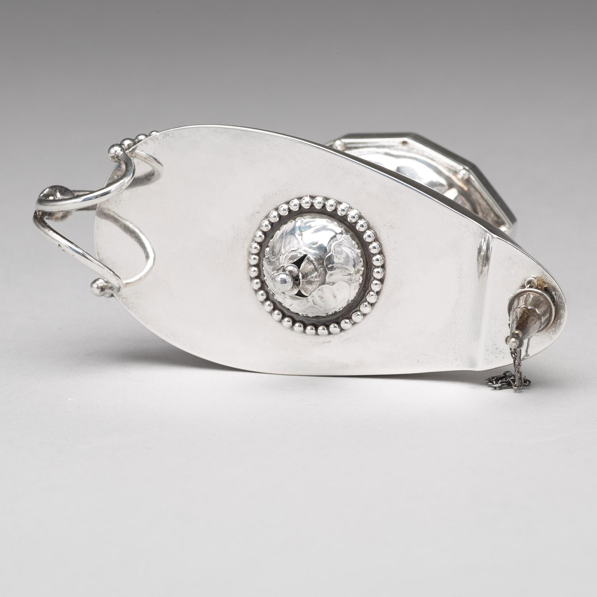 Georg Jensen, bordständare / oljelampa, Köpenhamn 1918, design nr 12, 830/1000.