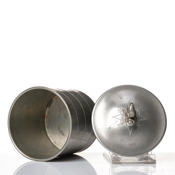 Estrid Ericson, burk med lock, tenn, Firma Svenskt Tenn, Stockholm 1925, modell A 42.