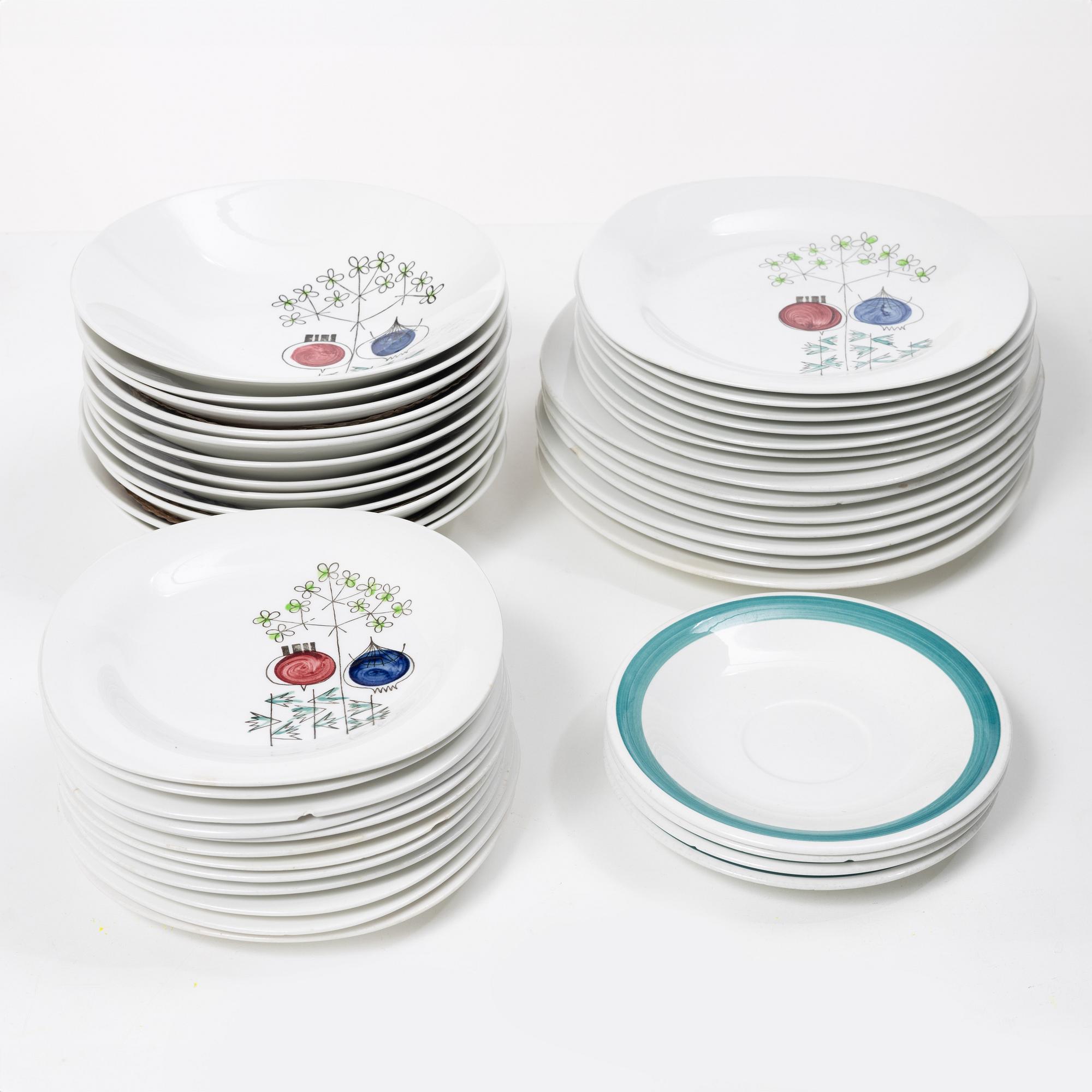Marianne Westman, Dinner service, 73 pieces, flintware, “Picknick” and “Pomona”, Rörstrand, 1950s–60s.