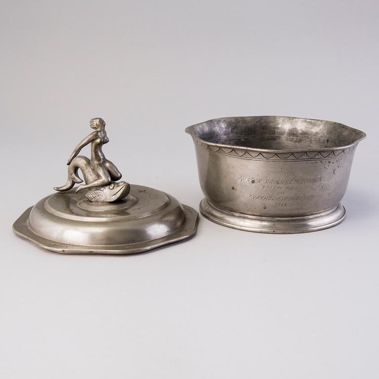 FIRMA SVENSKT TENN, A tin bowl with lid, Sweden 1920's.