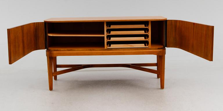 SIDEBOARD, Svenska Möbelfabrikerna Bodafors, 1940-/50-tal.