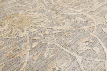 A Ziegler Design carpet, 347 x 276 cm.