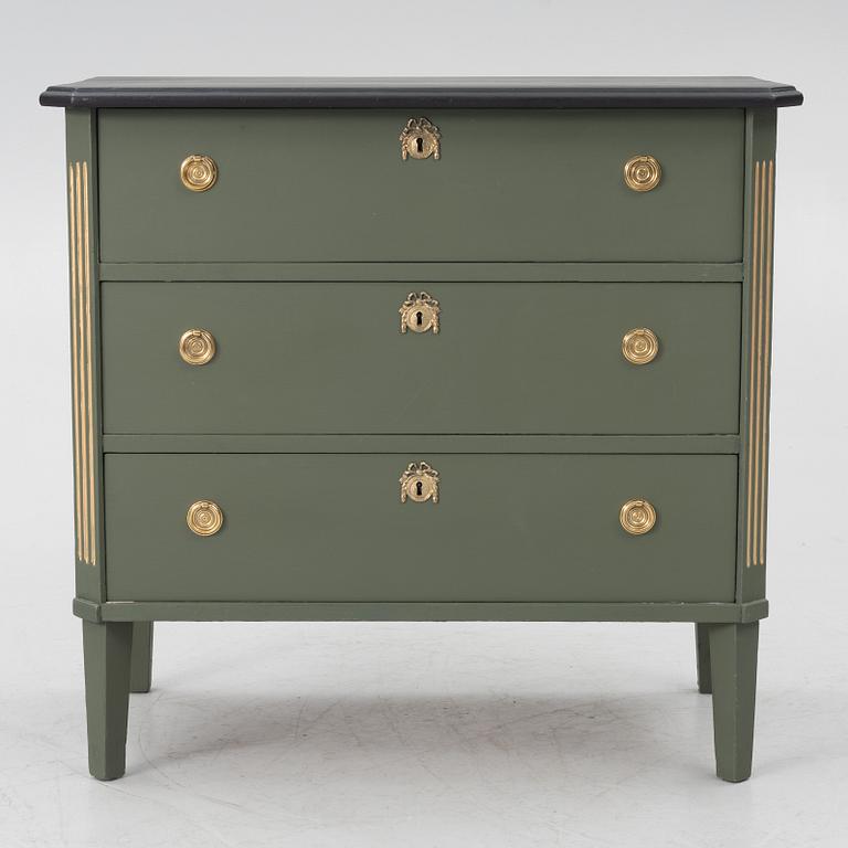 Byrå, gustaviansk stil, 1900-talets andra hälft.