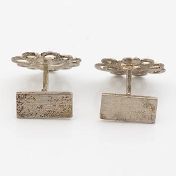 PA Lundahl Terrs, en brosch och ett par manschettknappar silver, Växjö 1966.