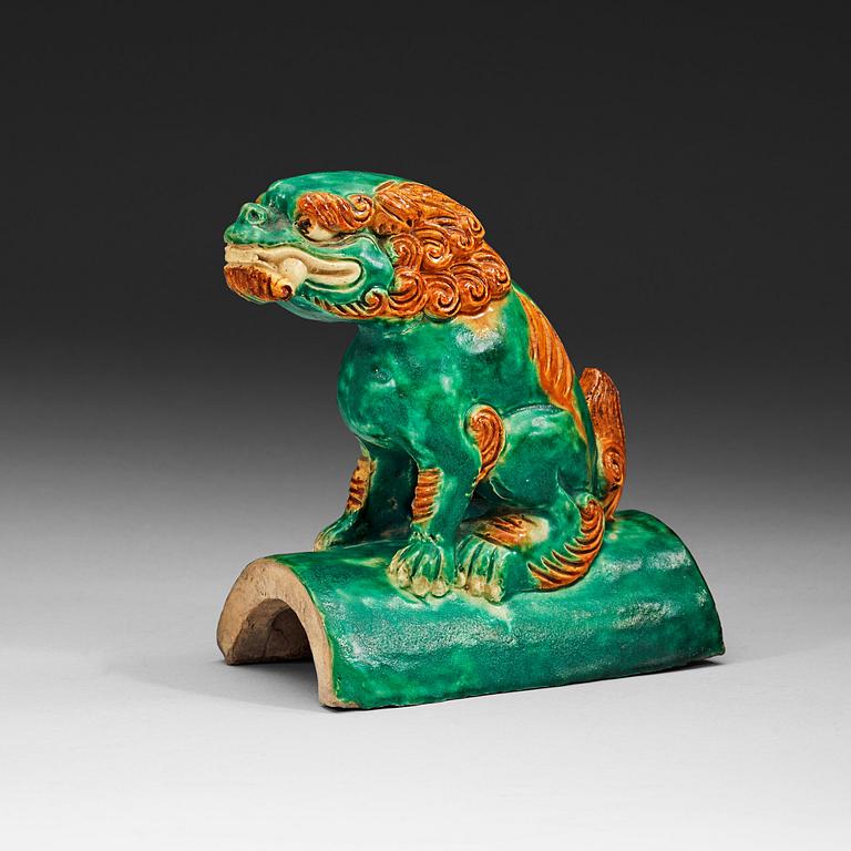 TAKRYTTARE, keramik. Ming dynastin, 1600-tal.