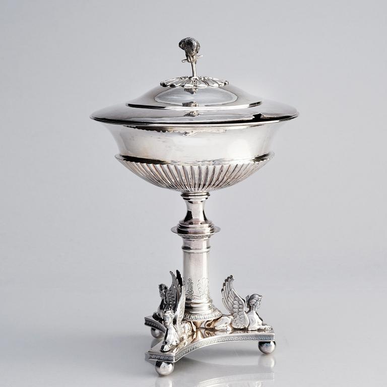 A Swedish Empire silver bowl with lid, mark of Adolf Zethelius, Stockholm 1823.