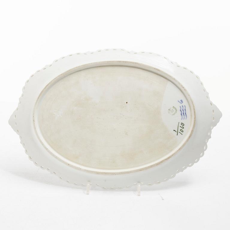 Royal Copenhagen, A model 1060 'Blue fluted' full lace porcelain platter, Denmark, 1889-1922.