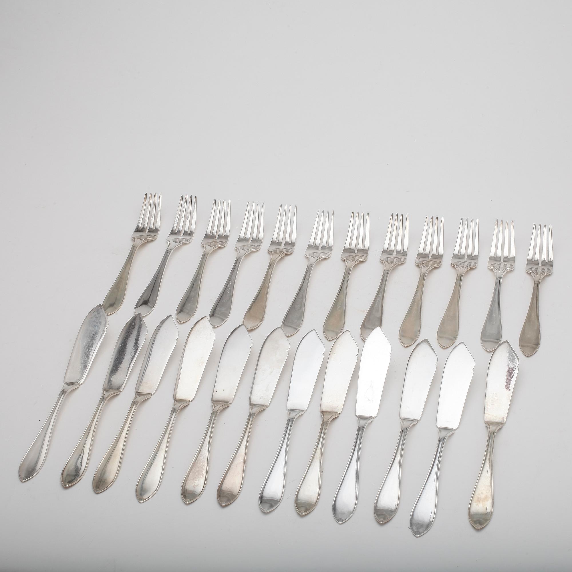 FISKBESTICK, 24 delar, nysilver, 1900-talets första hälft.