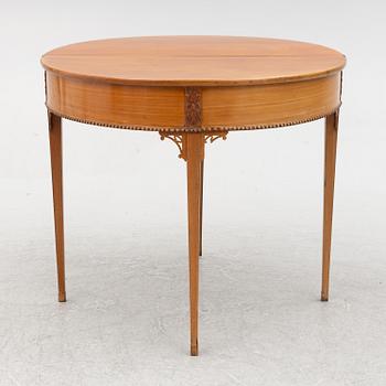 A late Gustavian card table, from around the year 1800.