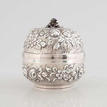 Skål med lock, silver 900, 1900-tal.