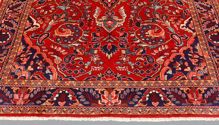A carpet, Hamadan ca 327 x 220 cm.