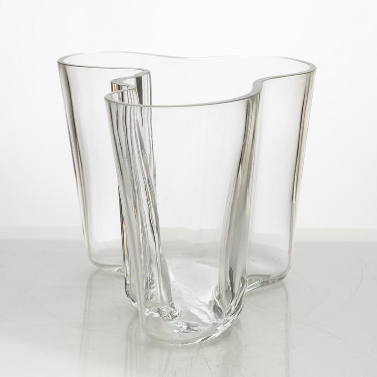 Alvar Aalto, a "Savoy" glass vase, model 3030, iittala, Finland.