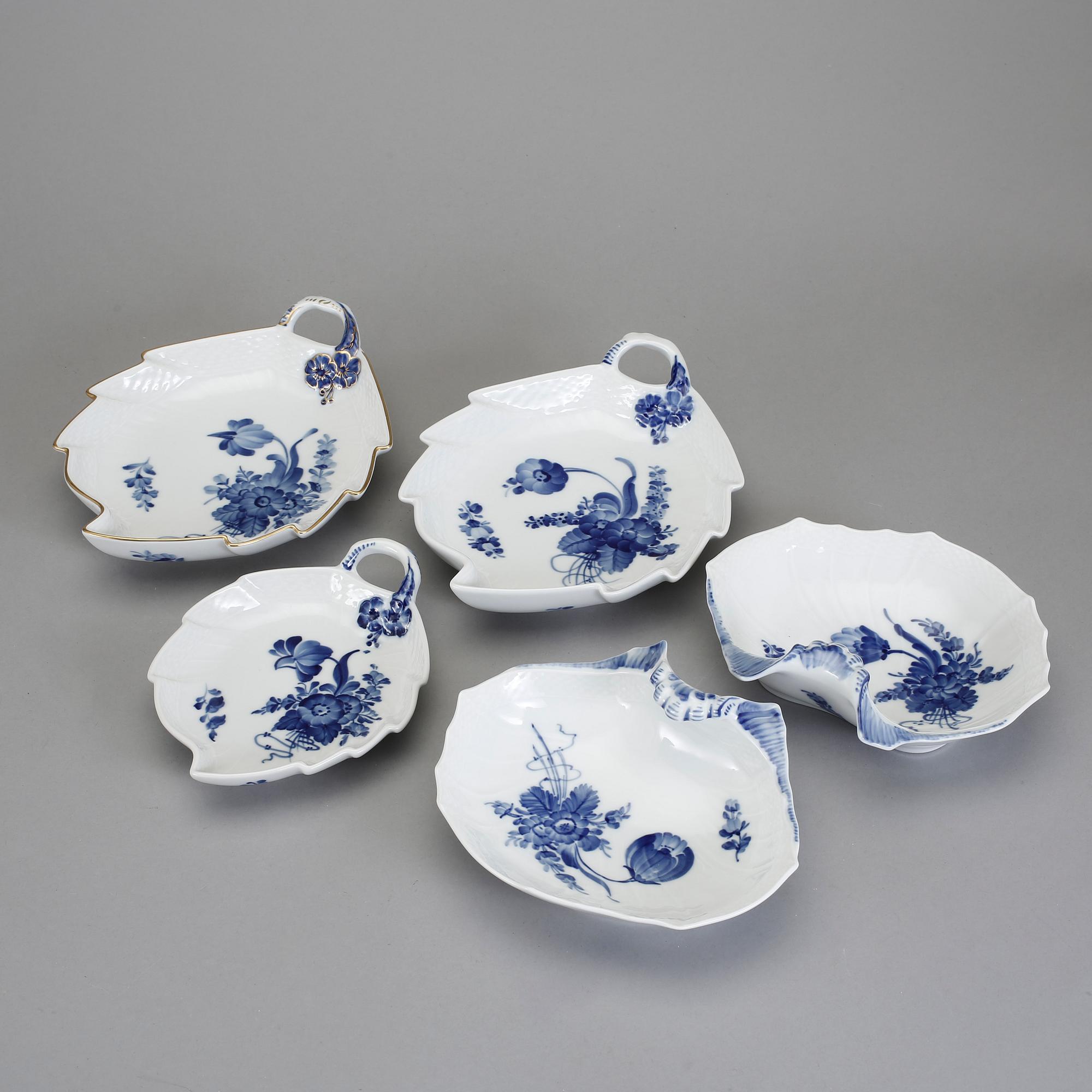 MATSERVIS, 61 delar, porslin, "Blå Blomst", Royal Copenhagen, Danmark.