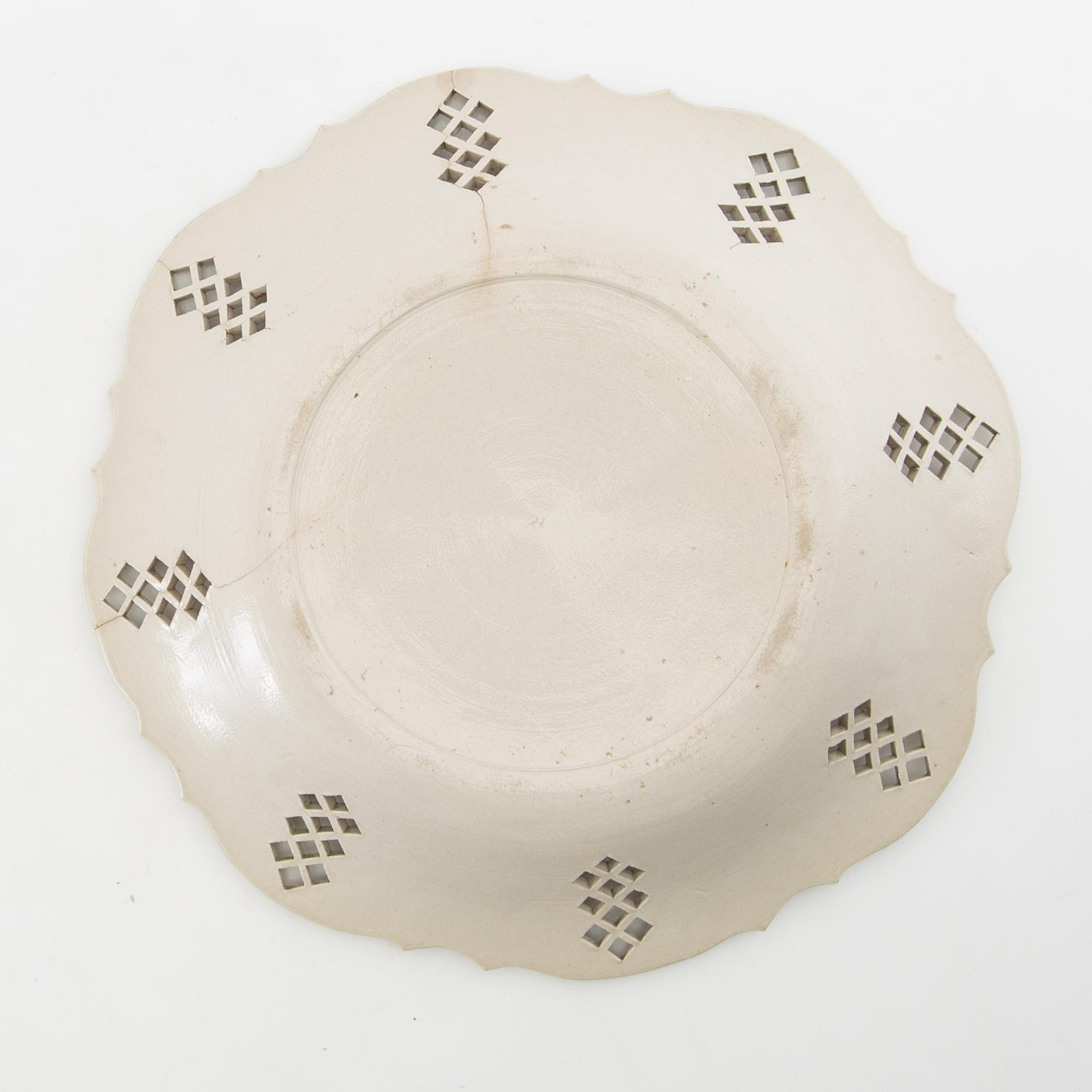 Fat Staffordshire England 1700-talets andra hälft saltglaserat stengods.