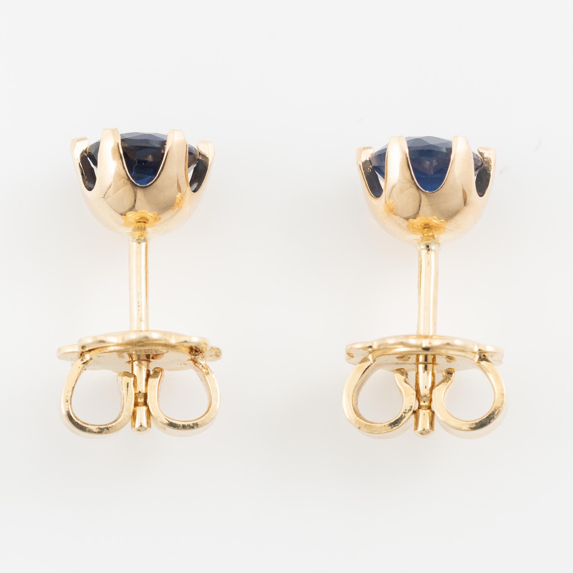 Earrings 14K gold with sapphires.