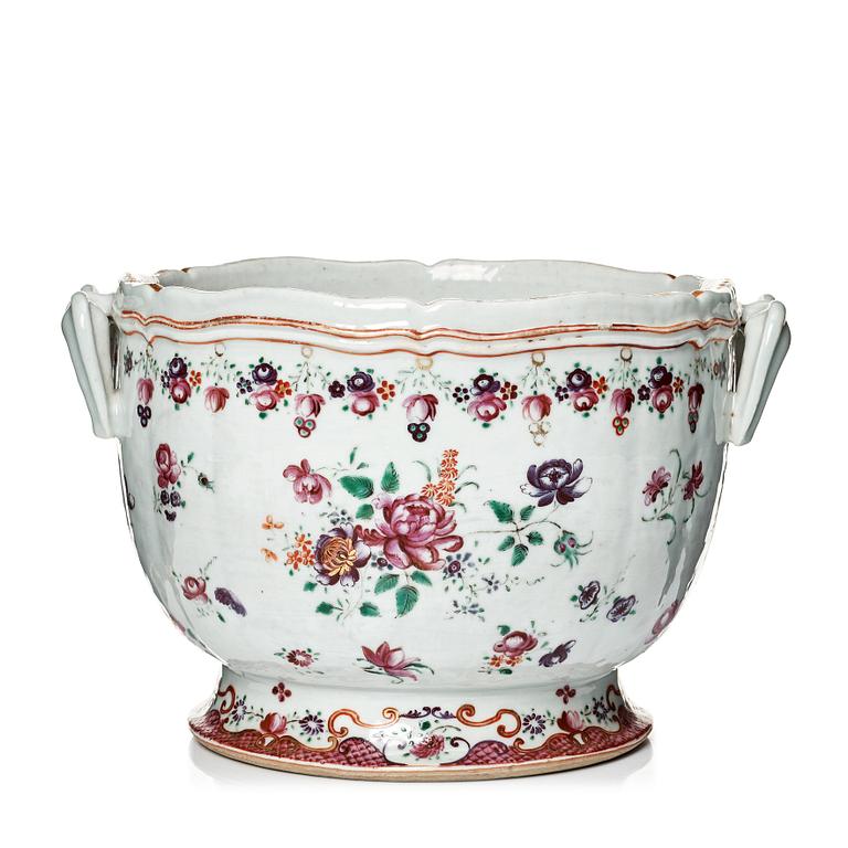 A famille rose champagne cooler, Qing dynasty, Qianlong (1736-95).