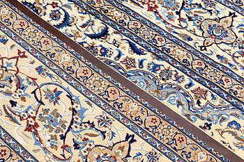 A CARPET, Nain part silk, s.k 9 LAA, 588 x 393 cm.