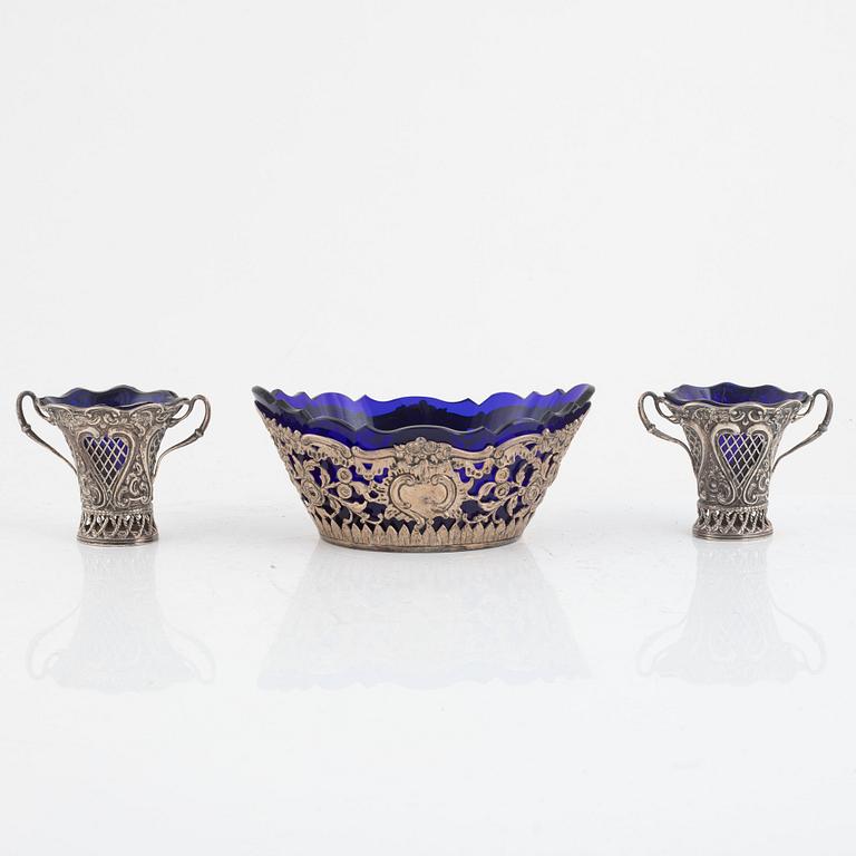 Skål samt vaser, ett par, silver och glas, 1800-1900-tal.