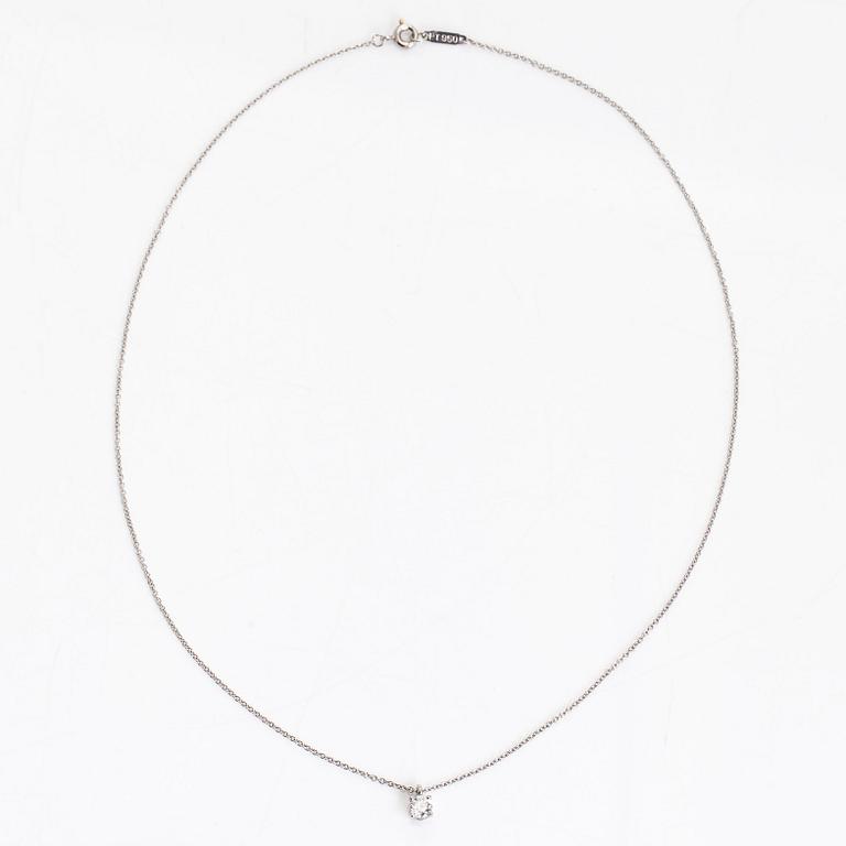 Tiffany & Co, a platinum necklace with a brilliant-cut diamond approx. 0.26 ct.