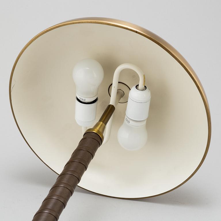 EINAR BÄCKSTRÖM, a brass modell 5013 table lamp.