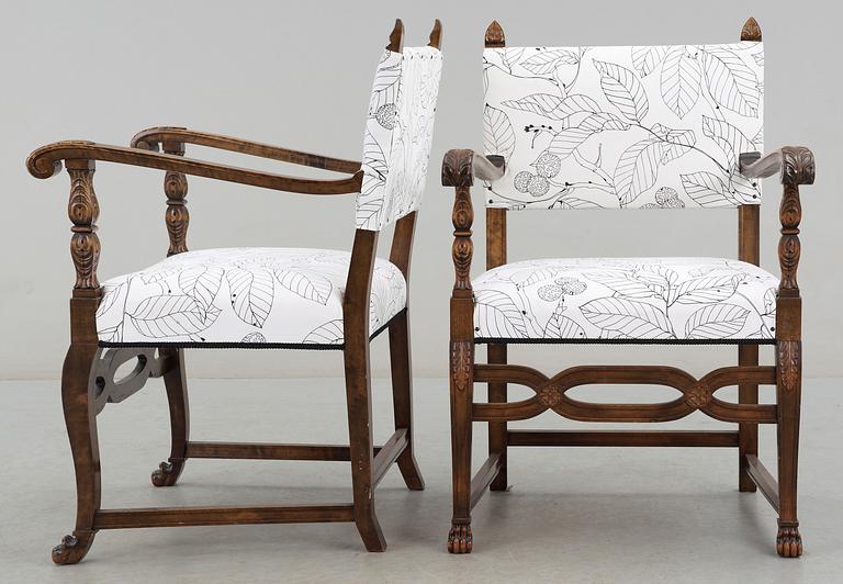 KARMSTOLAR, ett par, barockstil, 1900-talets första hälft.