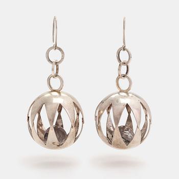 Elis Kauppi, A pair of silver and rutile quartz earrings. Kupittaan kulta, Turku 1966.