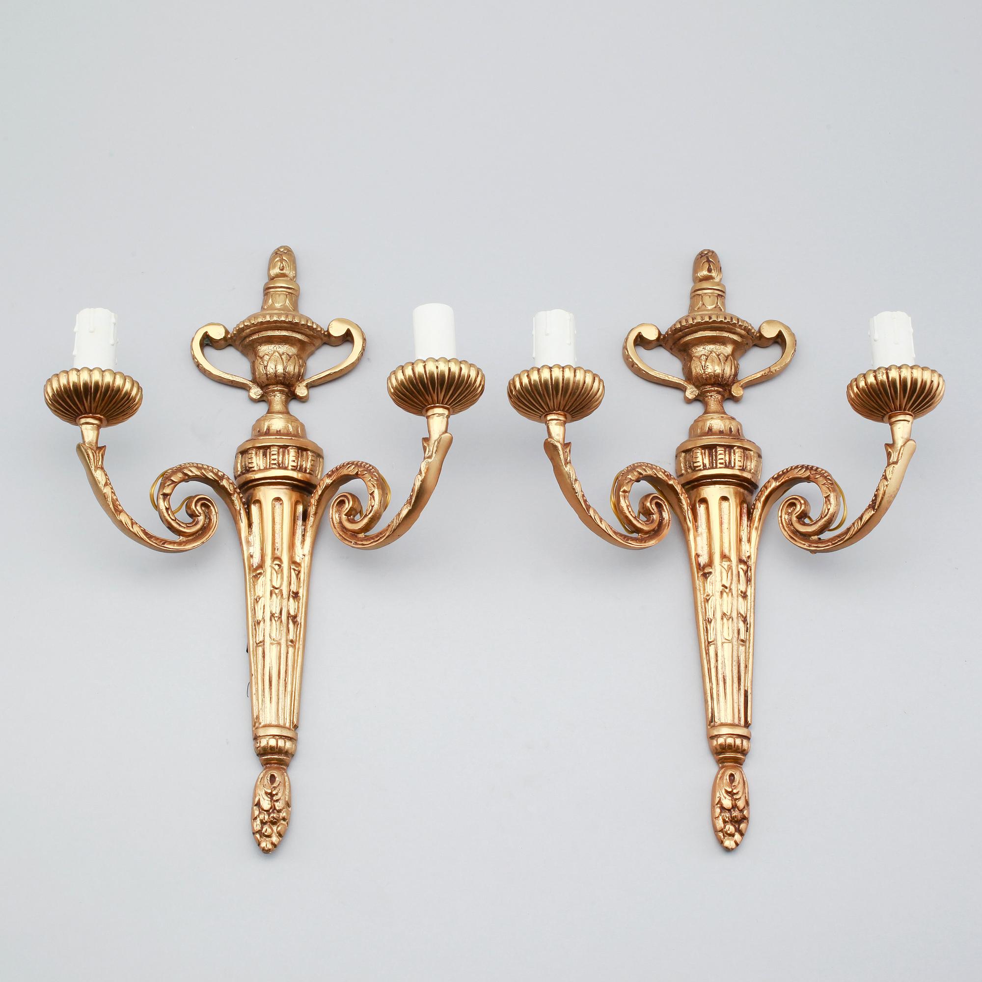 VÄGGAPPLIQUER, 1 par, brons, 1900-talets första hälft.