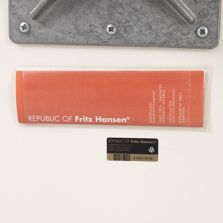 Arne Jacobsen, matbord, Fritz Hansen, Danmark, 2010.