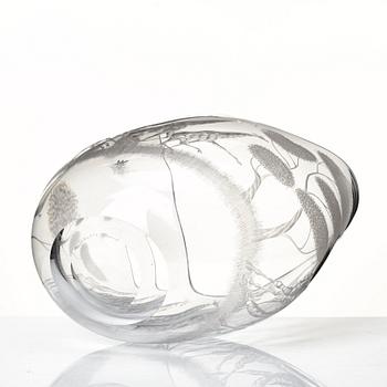 Vicke Lindstrand, an engraved glass vase "Högvilt" (Safari), Kosta, Sweden 1950-60's.