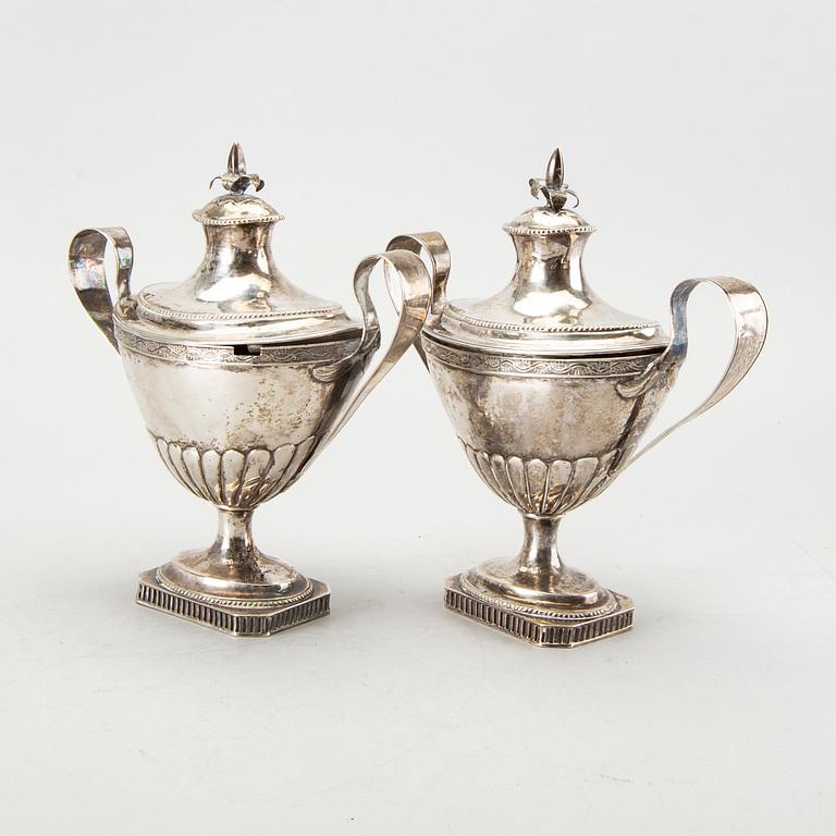 A pair of Swedish 19th century silver sugar bowls marks of Anders Johan Lignell, Sundsvall 1811.