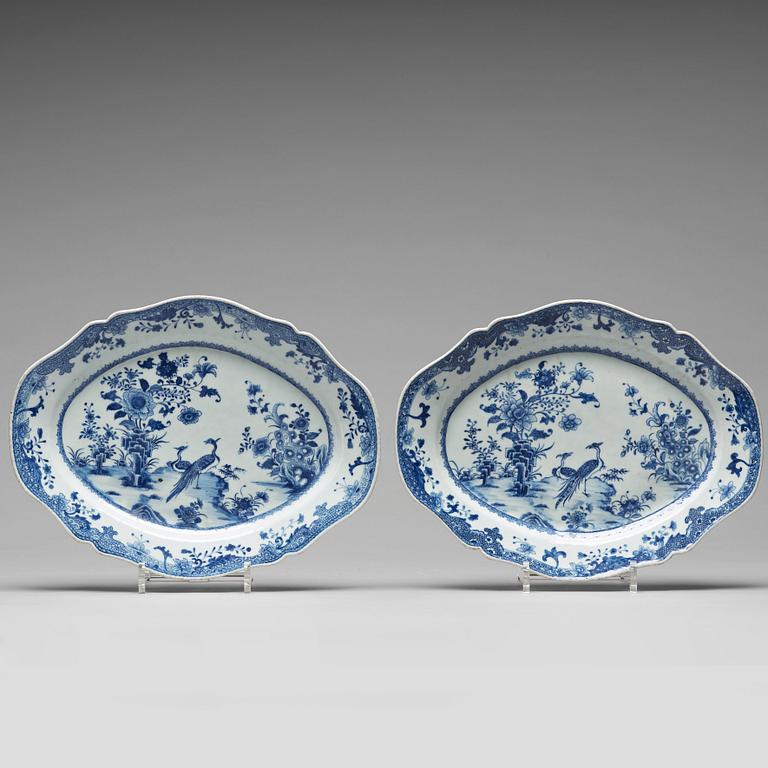 A pair of blue and white serving dishes, Qing dynasty, Qianlong (1736-95).