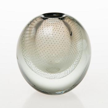 GUNNEL NYMAN, A glass vase signed G. Nyman Nuutajärvi Notsjö -53.