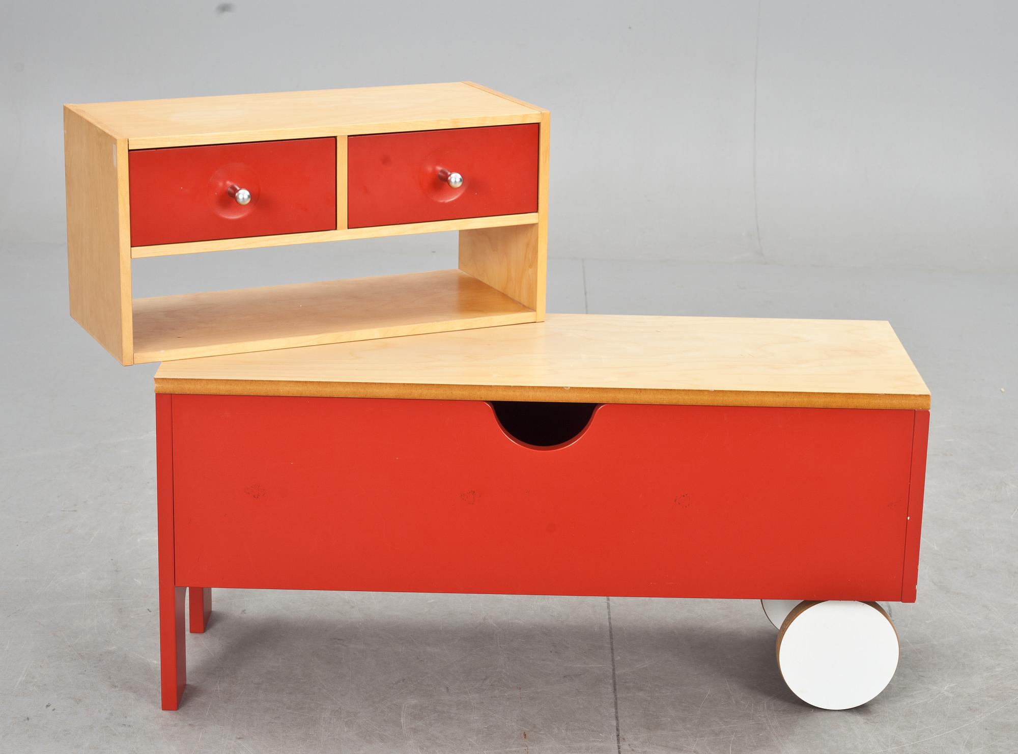 BÄNK OCH VÄGGHYLLA, Thomas Sandell för IKEA/PS, sent 1900-tal.