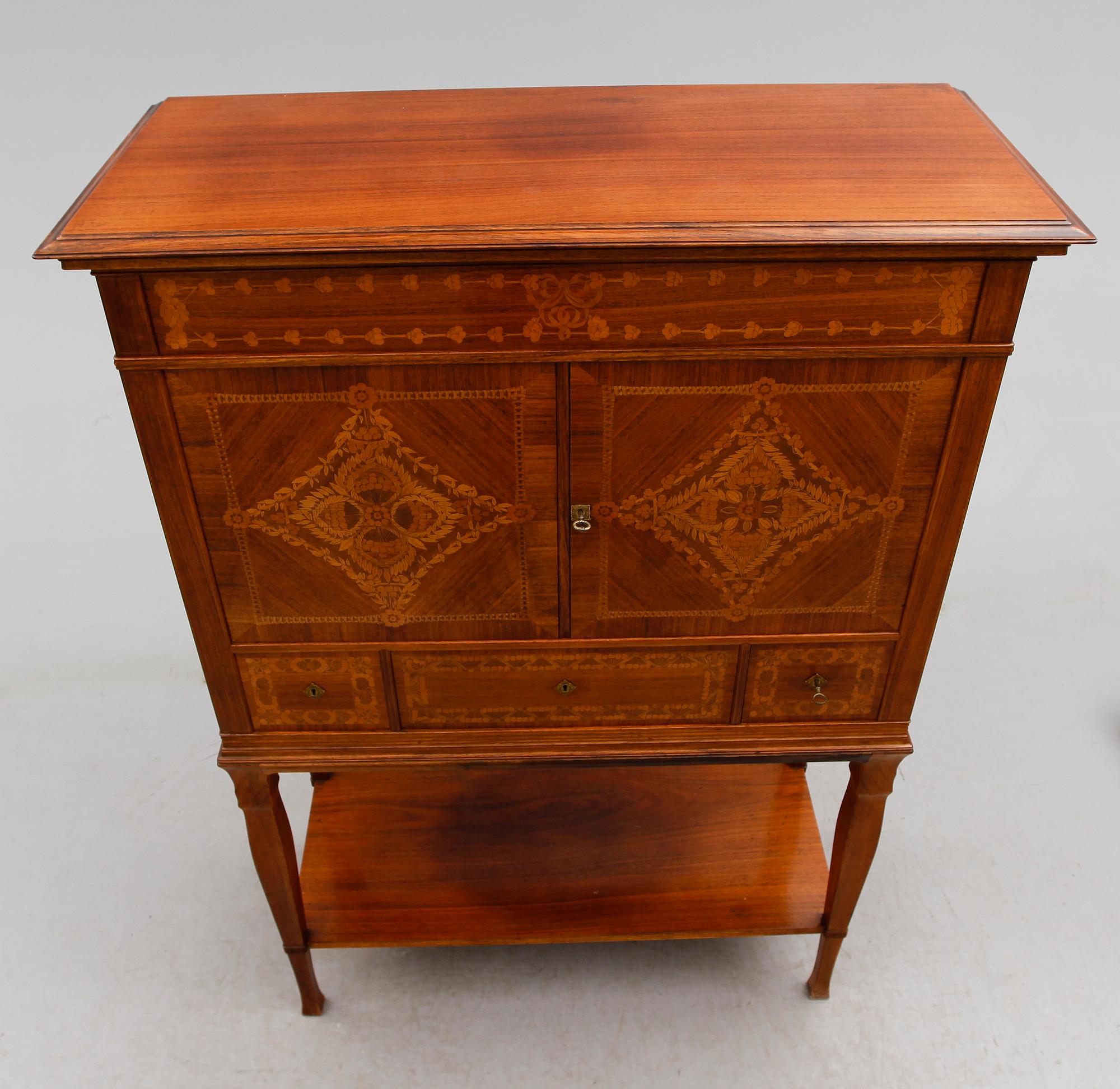 SKÅP, Aktiebolaget Mobilia, 1900-talets första hälft.