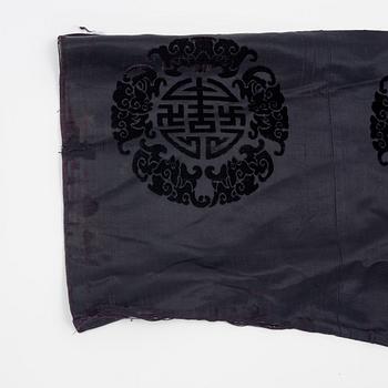 A Chinese silk and velvet robe, late Qing/early 20th century.