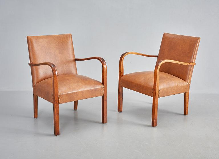 KARMSTOLAR, ett par, 1900-talets första hälft.