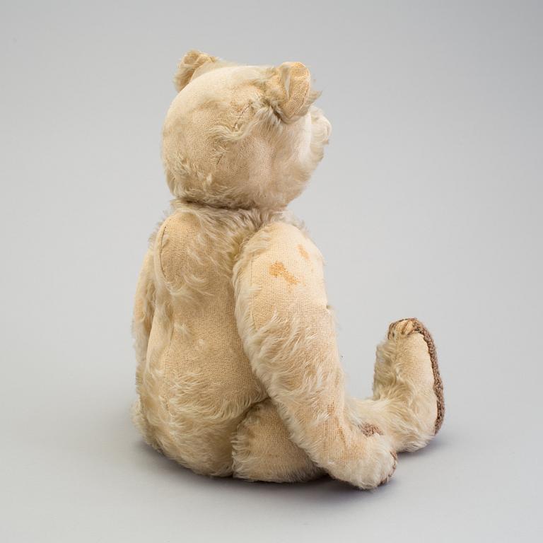 A Steiff teddybear, Germany, 1920s.